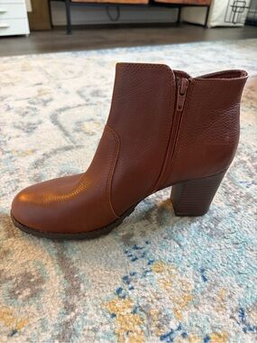 Clarks Shoes Verona Leather Gleam Bot